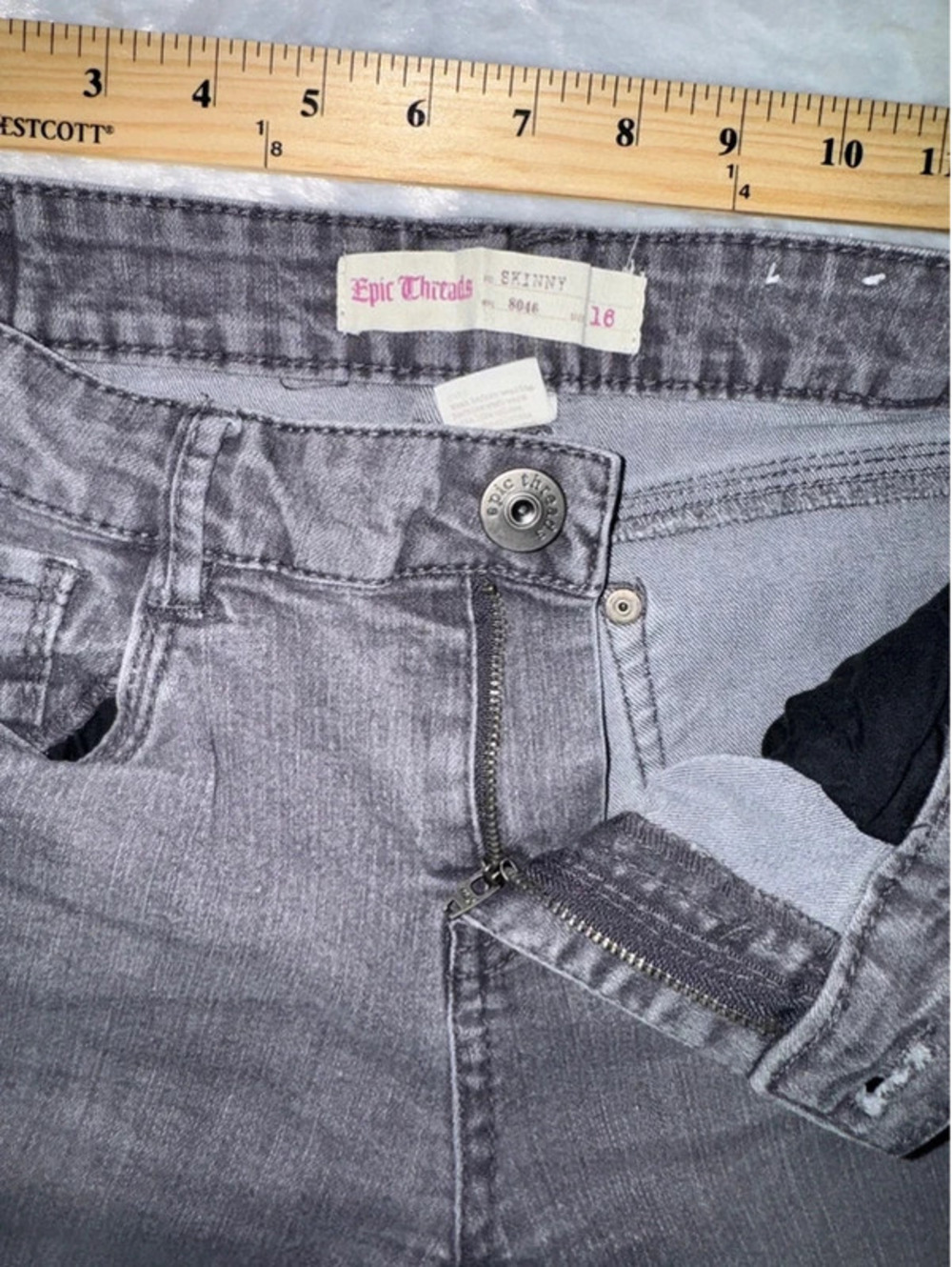Epic Threads Jeans - Picture 5 of 9